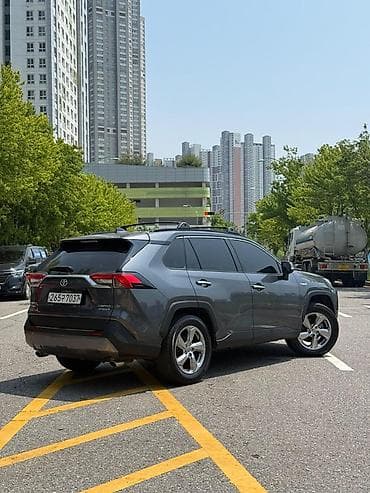 оригин: Toyota RAV4: 2022 г., Гибрид, Кроссовер — 5