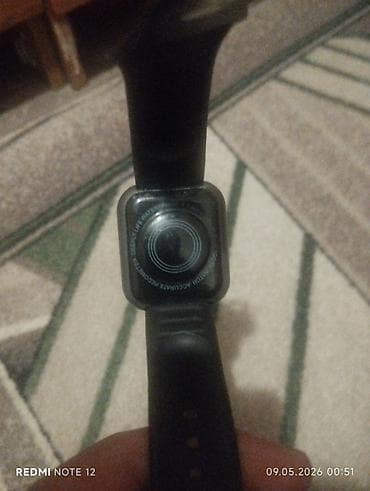 xiaomi mi band 8: Смарт-часы с прямоугольным сенсорным экраном и силиконовым ремешком — 2