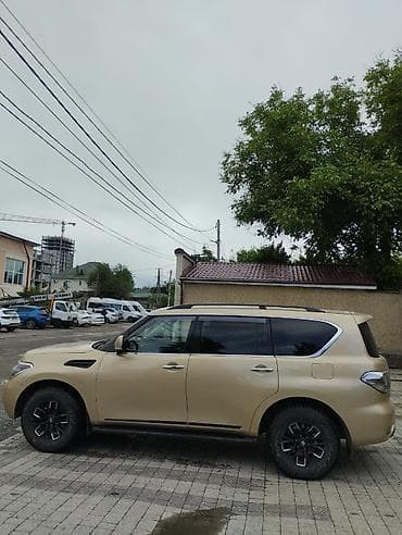 2011: Nissan Patrol: 2011 г., 5.6 л, Автомат, Бензин, Внедорожник — 7