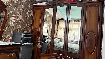 спальный гарниту: Спальный гарнитур в классическом стиле (темное дерево) Состав: - — 3