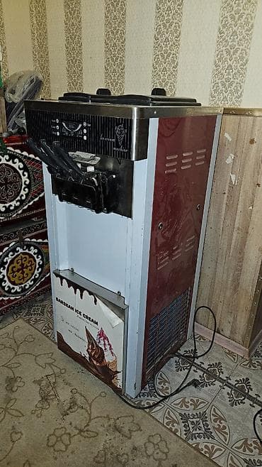 Профессиональный фризер для мягкого мороженого - Напольная машина с