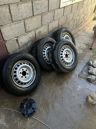 щины на спринтер: Комплект из 4 стальных дисков с шинами и колпаками Mercedes. - Диски — 1