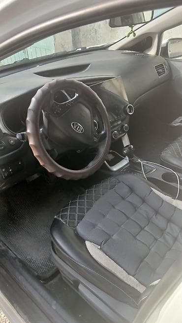 Транспорт: Kia Ceed: 2017 г., Автомат, Бензин, Универсал — 6