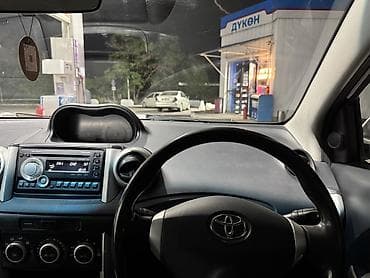 ист: Toyota Ist: 2005 г., 1.5 л — 4