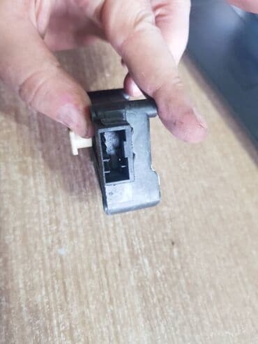 коммутаторы netis: Замок двери Nissan Б/у, Оригинал — 1