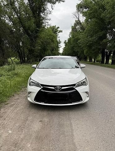 geely coolray: Toyota Camry: 2017 г., 2.5 л, Автомат, Бензин, Седан — 2
