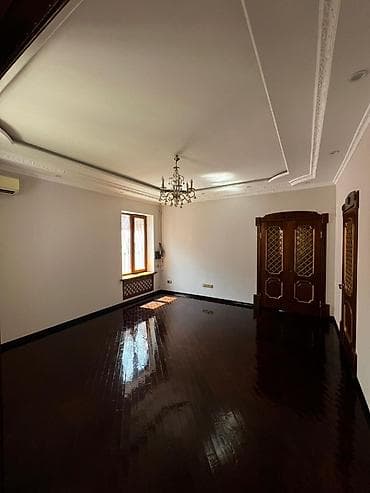 6 мкр: Просторный частный дом с участком и детской площадкой - Планировка — 7