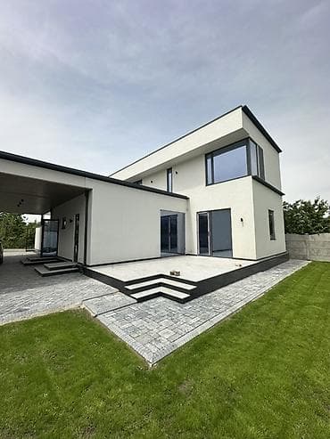 продажа участка в бишкеке: Дом 173 кв.м в закрытом кооперативе в с. Кой-Таш, Участок 6 соток. Три — 6