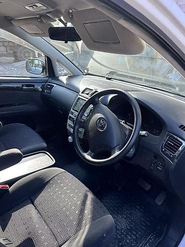 ist toyota: Toyota Ipsum: 2003 г., 2.4 л, Автомат, Газ, Минивэн — 7