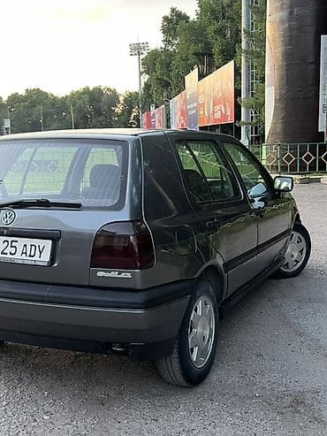 гольф 1997: Volkswagen Golf: 1993 г., 1.6 л, Механика, Бензин, Хэтчбэк — 3