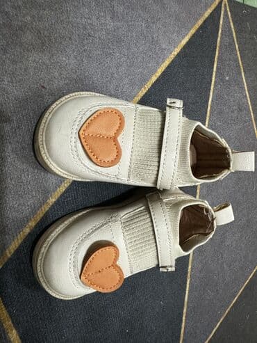 бежевые туфли: Детские туфли, размер 22, для 1-2г, почти новые. Размер не подошел — 4