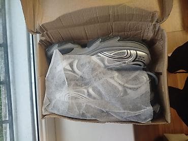 nike react: 41- размер. Толстая подошва которая увеличивает рост при ношении на — 8