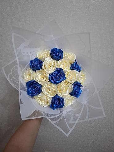 Букет из атласных роз ручной работы at lalafo.kg Букет из атласных роз ручной работы
