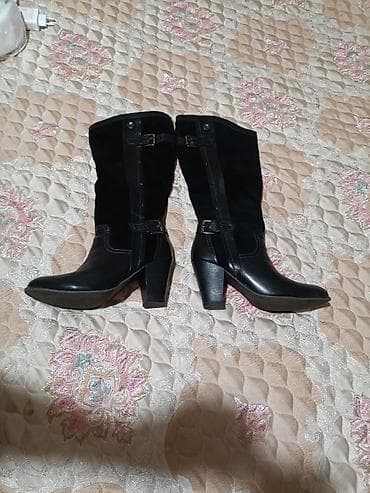 Сапоги: Женские сапоги черного цвета из комбинированных материалов, с подошвой — 1