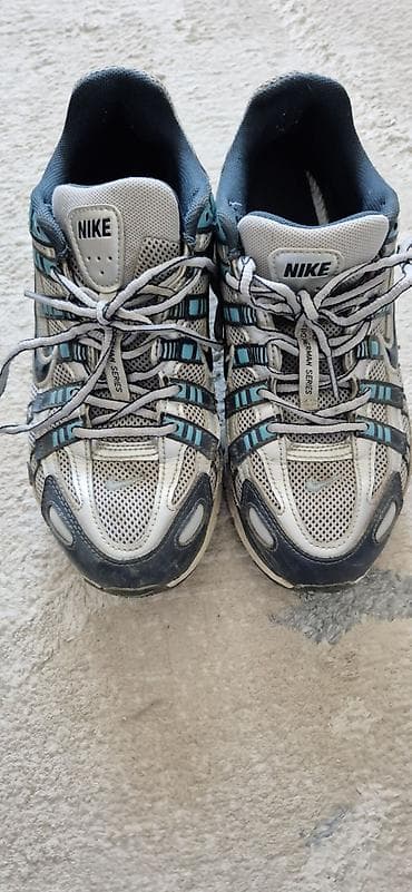 сороконожки найк: Nike P-6000 (модель CD) - Размер: US 7 / UK 6 / EU 40 / 25 см (CN — 1