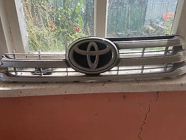 Решетка радиатора Toyota 2018 г., Б/у, Оригинал
