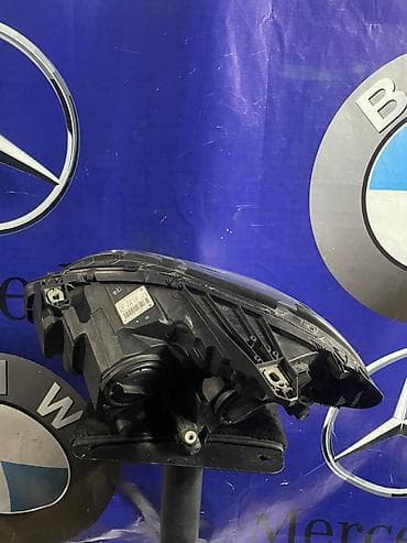 w24: Передняя правая фара Mercedes-Benz 2012 г., Б/у, Оригинал, Япония — 2