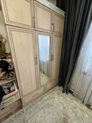 деревянный стул для кормления: Все даром шкаф большой кровать с матрасом и зеркало — 4