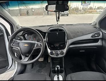 2017: Chevrolet Spark: 2017 г., 1 л, Автомат, Бензин, Хэтчбэк — 5