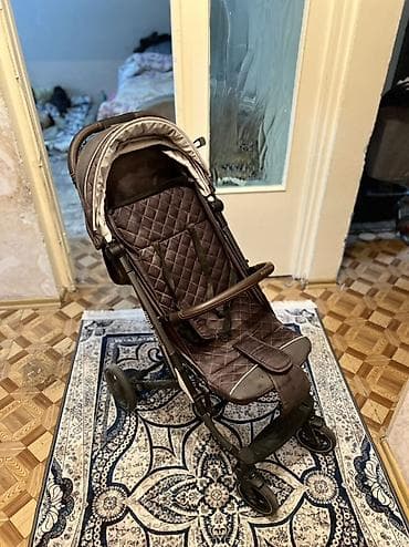 баа: Прогулочная коляска-трость компактного класса.

Дома просто стоит — 1