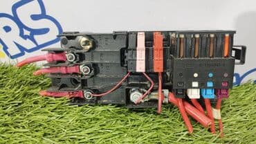 v4: Mercedes-Benz GL450 v-4.7 2007 год распределитель плюсовой клемы — 1