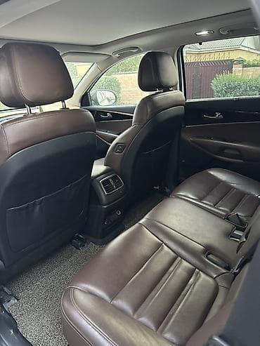 сиденья 211: Kia Sorento 2017 года. 2.2 дизель • автомат • 4WD • 7 мест Пробег — — 1