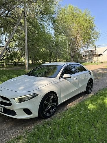 audi a3: Mercedes-Benz A-Class: 2020 г., 2 л, Автомат, Бензин, Седан — 3