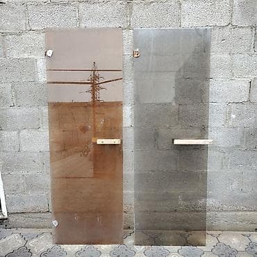 тири уголник: Стеклянная дверь, 2 шт. из тонированного закалённого стекла, Б/У — 1