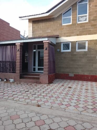 1 комната: Коттедж 2 этажный есть собственный парковка плюсь терасса + барбекю — 4