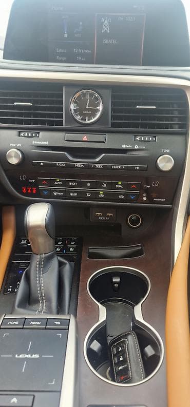 Lexus RX: 2022 г., 3.5 л, Автомат, Бензин, Кроссовер — 6