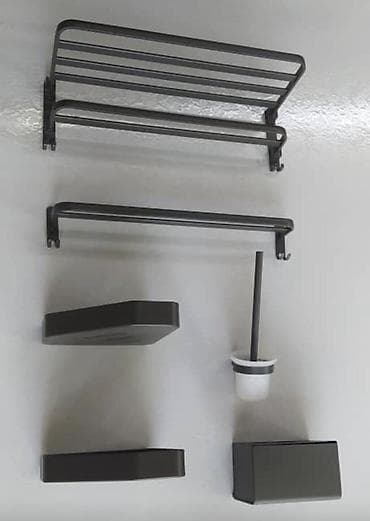 Набор аксессуаров для ванной/санузла, настенный, в современном