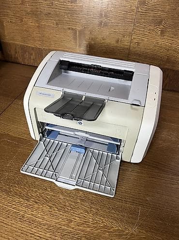 Принтеры и МФУ: Продаю принтер от HP HP 1020 Отлично печатает Стоит новый картридж В — 4
