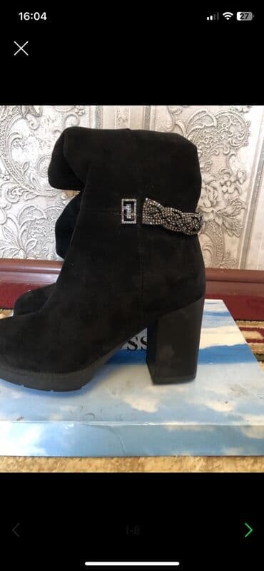 Женские сапоги новые одевала один раз 
Размер 35-36 продам за 1000 сом