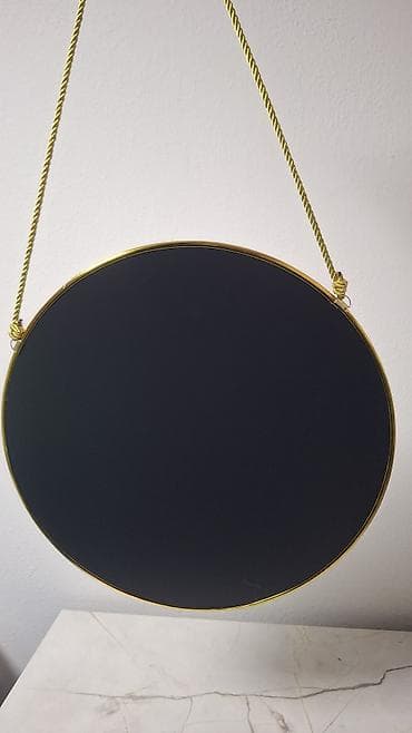 Күзгүлөр: Круглое настенное зеркало на подвесе цвета. чёрный и золотистый - — 3