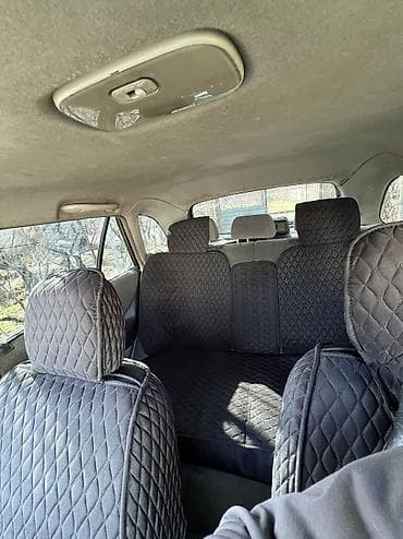 srv 2: Mazda 323: 2000 г., 2 л, Механика, Дизель, Хэтчбэк — 4