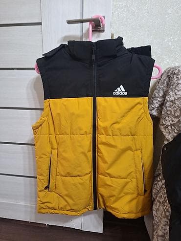 Утепленный жилет Adidas - Модель: безрукавка на молнии - Цвет