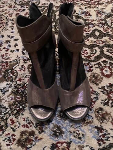 Туфли бромового цвета в идеальном состоянии,одевали один раз, размер