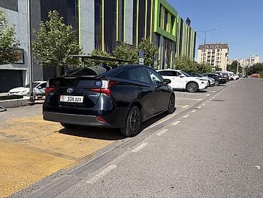 hundai porter: Toyota Prius: 2020 г., 1.8 л, Вариатор, Гибрид, Лифтбек — 4