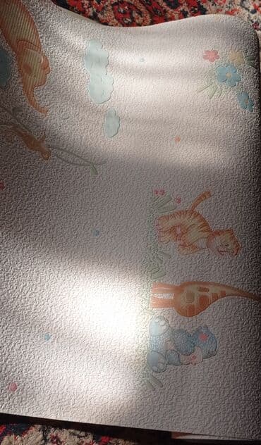 1-рулон красивых обоев с детским рисунком. Был про запас. Отдам за