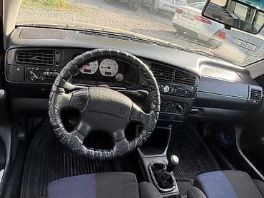 Volkswagen Golf Variant: 1996 г., 1.8 л, Механика, Универсал — 8