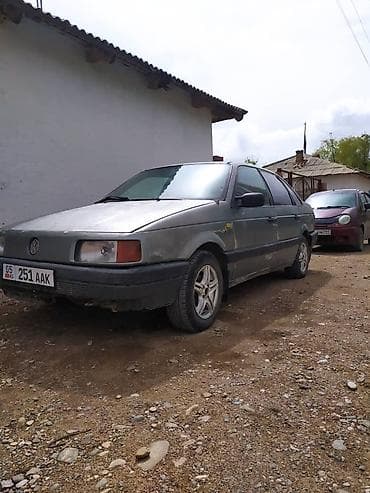 Продажа авто: Volkswagen Passat: 1989 г., 1.8 л, Механика, Бензин, Седан — 1