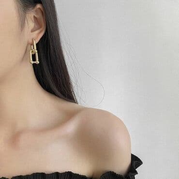 диадема ободок: Золотистые серьги У в оригинальном геометрическом дизайне. Украшения — 3