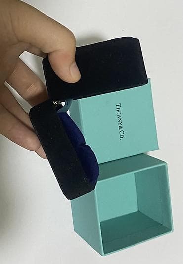 коробочка для кольца: Коробочка для украшений Tiffany & Co. - Фирменная внешняя коробка — 2
