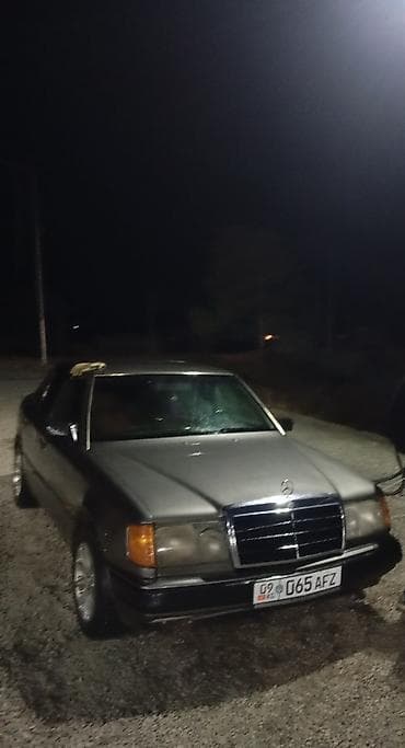 Mercedes-Benz W124: 1990 г., Седан