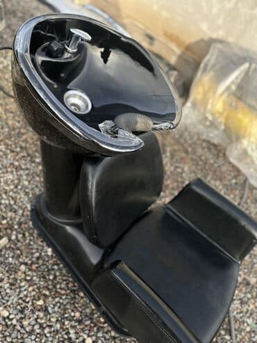 продаю оборудование для салона: Продается парикмахерская мойка в отличном состоянии,раковина полностью — 2