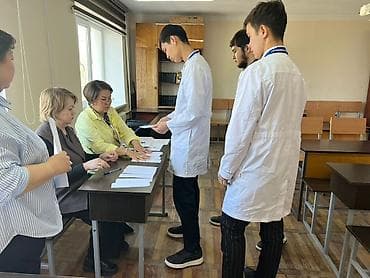 Кухонный гарнитур под “бетон” с мраморными столешницами - Планировка