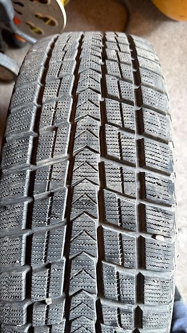 Шины 235 / 65 / R 17, Зима, Б/у, Комплект, Легковые, Корея, Roadstone