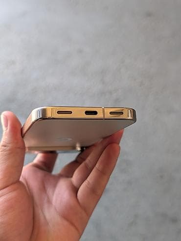 google p: Google Pixel 10 Pro, Б/у, 256 ГБ, цвет - Зеленый, 1 SIM, eSIM — 4