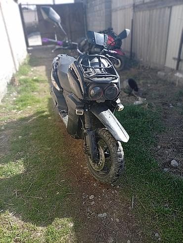 желмая мотоцикл: Скутер-эндуро 12–13" с внедорожными покрышками и агрессивным дизайном — 3