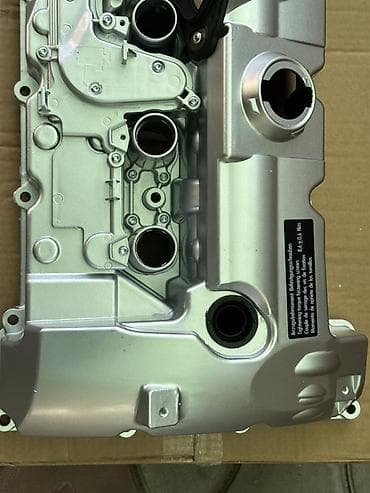 Клапаны, клапанные крышки: Клапанная крышка BMW — 5